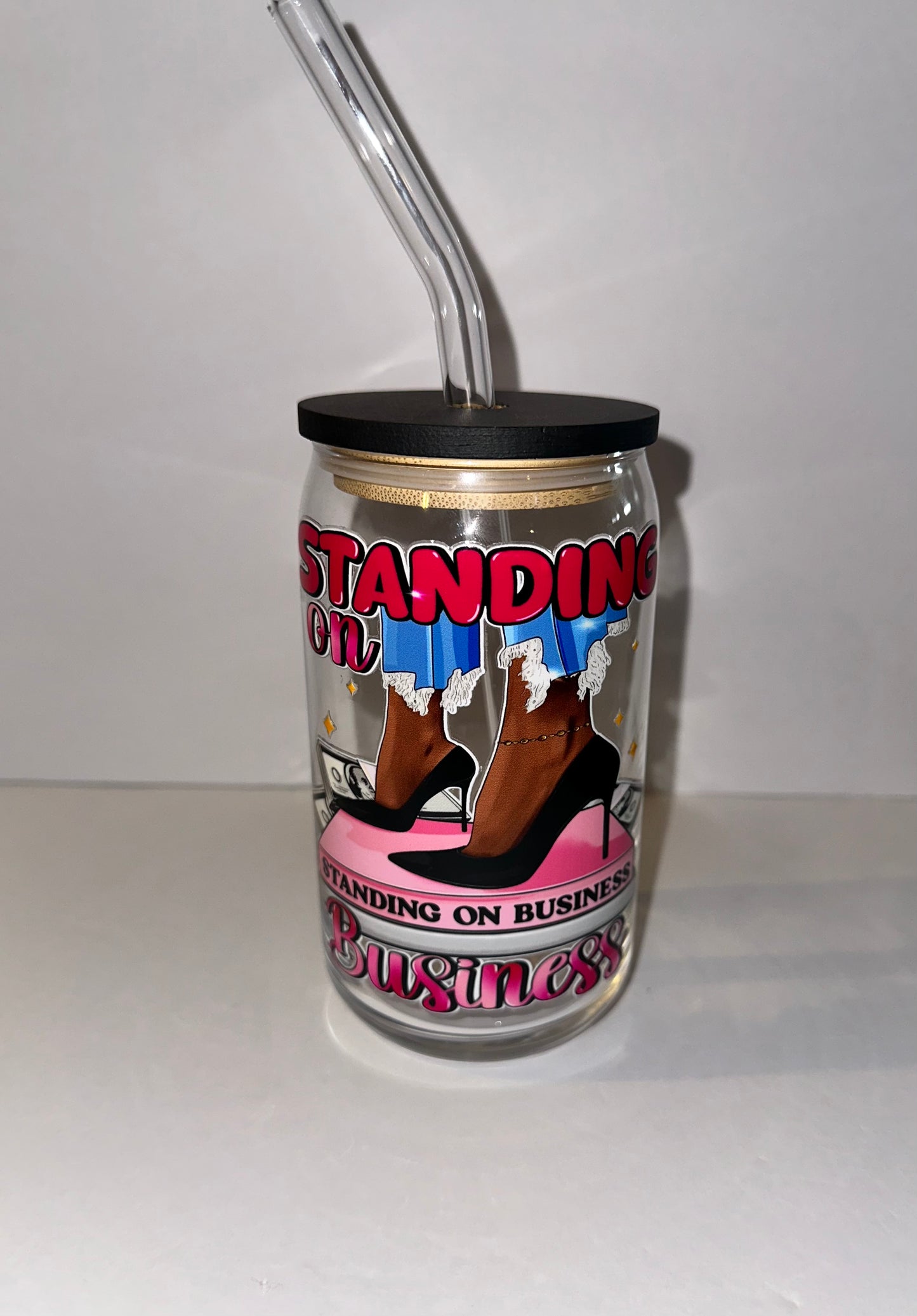 Glass mug with color lid